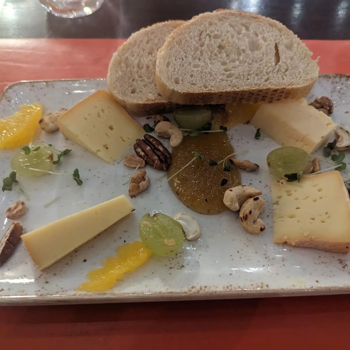 Essen und Trinken, Tides Boutique Hotel