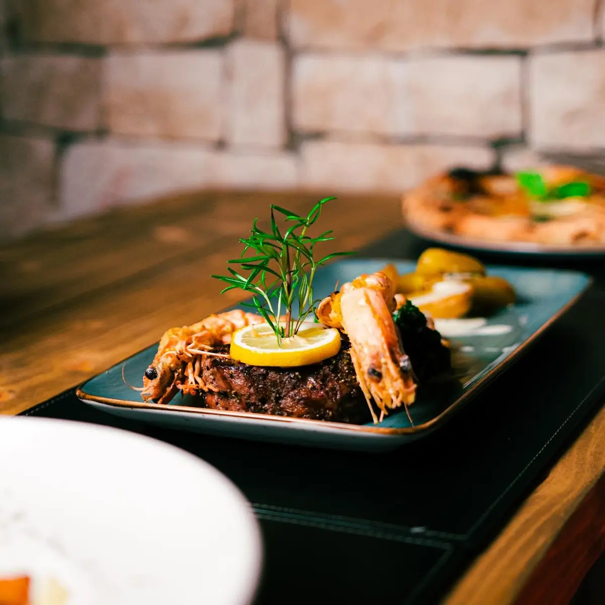 Essen und Trinken, Piatto Restaurant & Grill