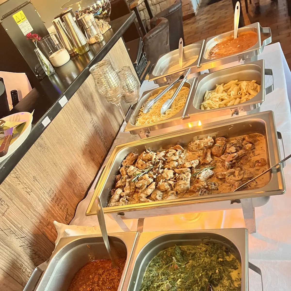 Essen und Trinken, Piatto Restaurant & Grill