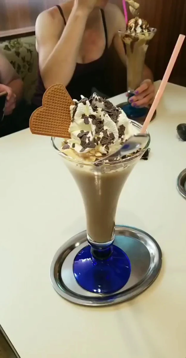 Essen und Trinken, Eiscafé Dolomiten, Echtes italienisches Eis seit 50 Jahren aus den Dolomiten