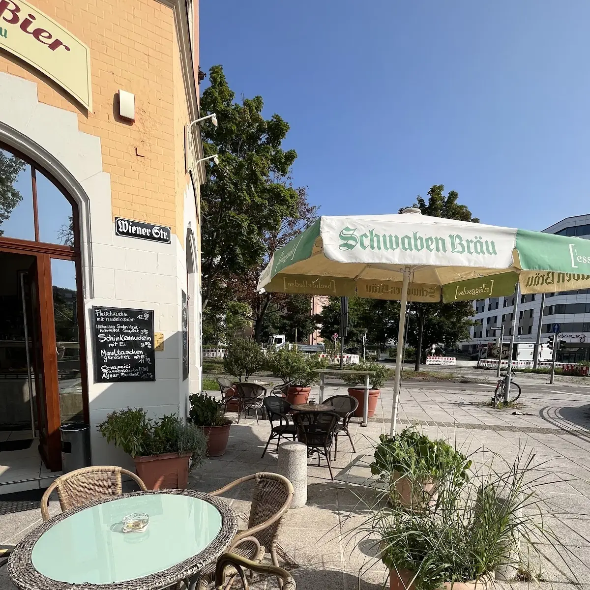 Atmosphäre, Brezel und Bier