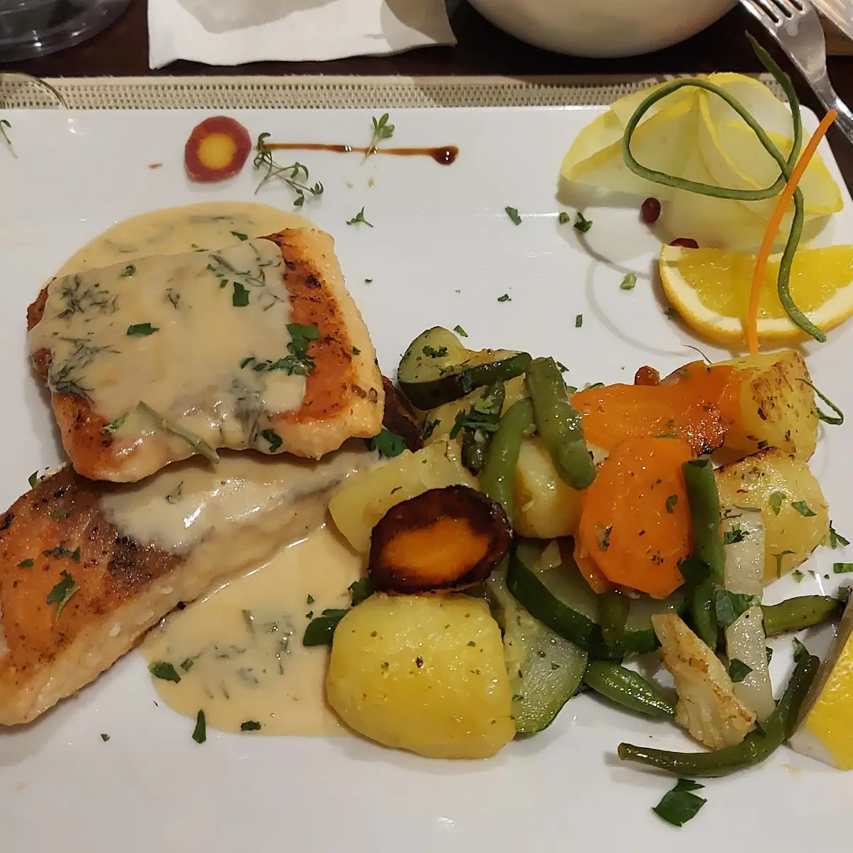 Essen und Trinken, Mikos Restaurant