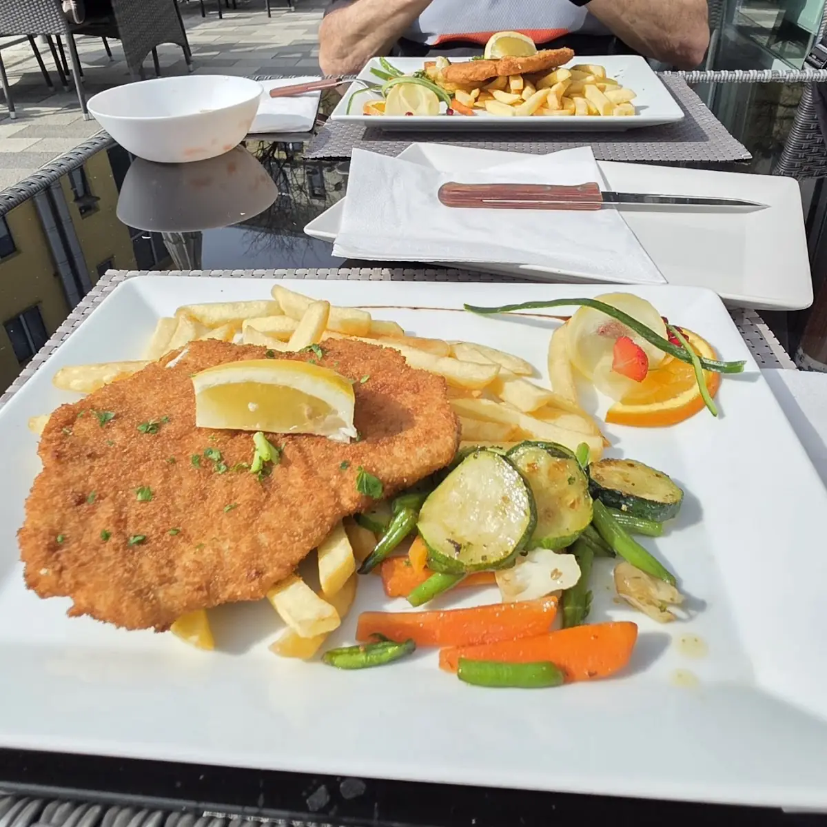 Essen und Trinken, Mikos Restaurant