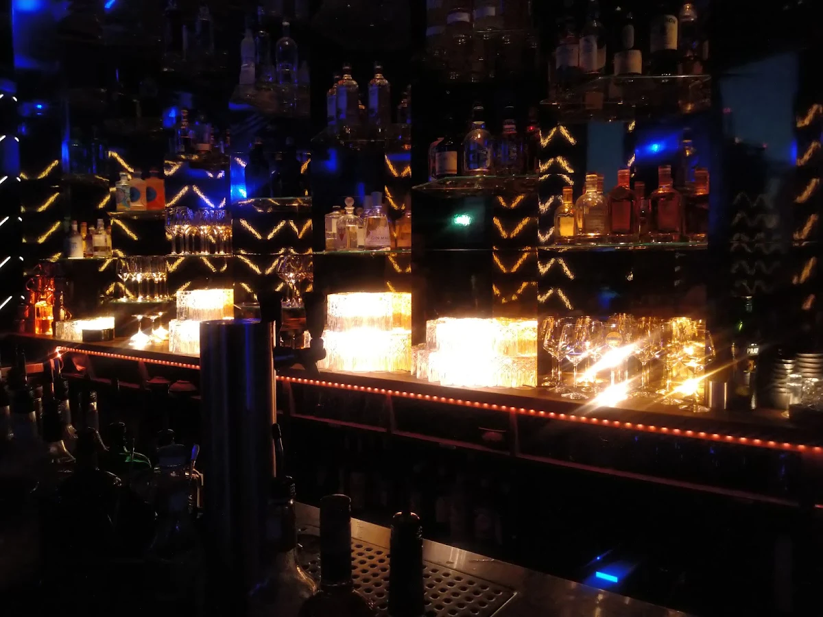 Atmosphäre, Bar 260°