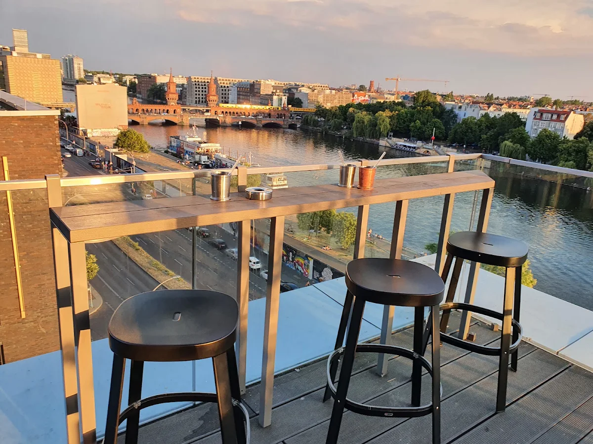 Atmosphäre, Bar 260°