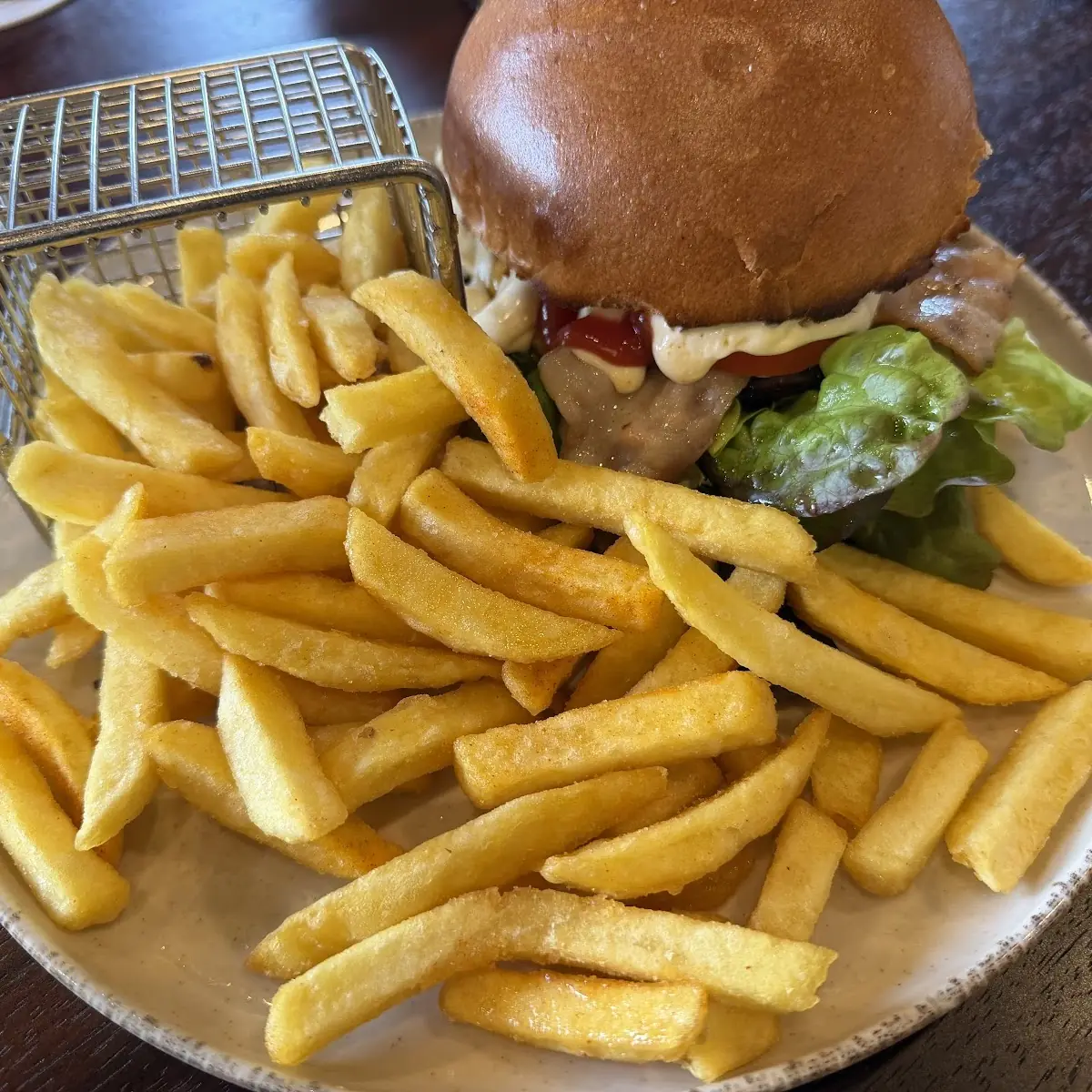 Essen und Trinken, FERO Restaurant & Grill