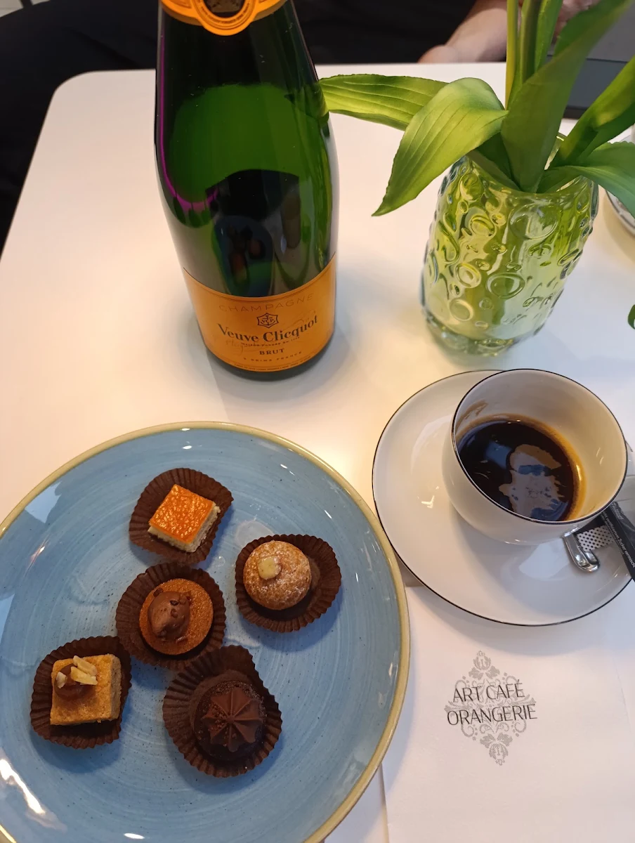 Essen und Trinken photo 2