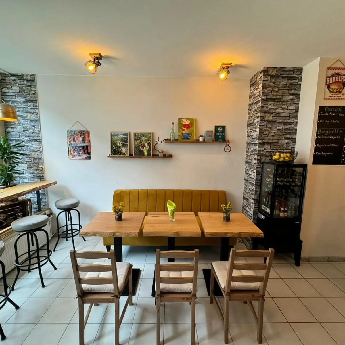 Atmosphäre, Kasis Bistro