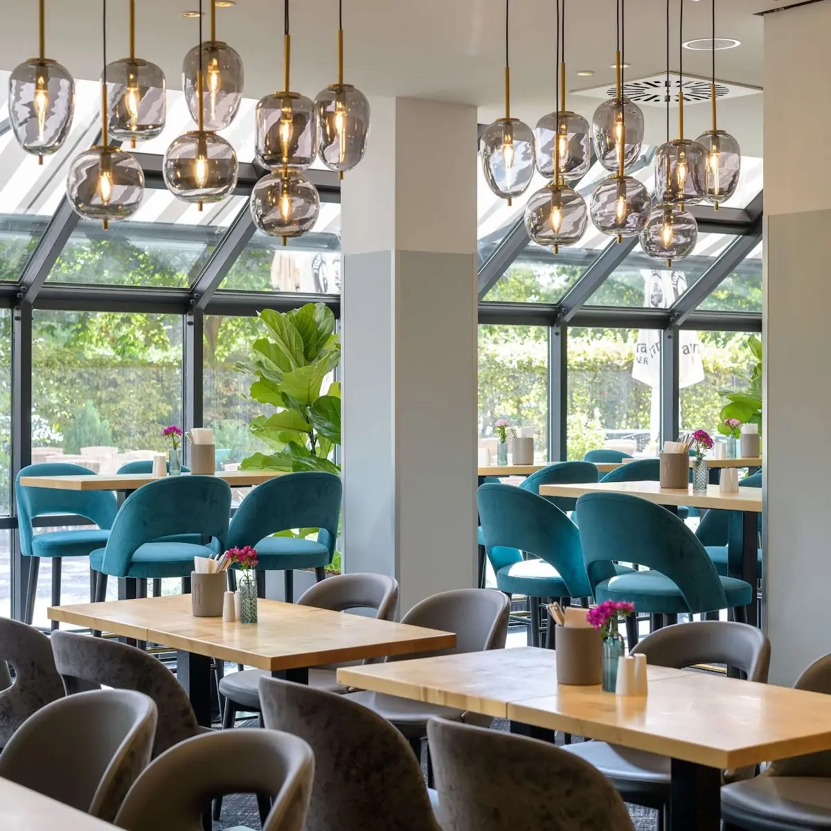 Atmosphäre, BAR - RESTAURANT - GARDEN