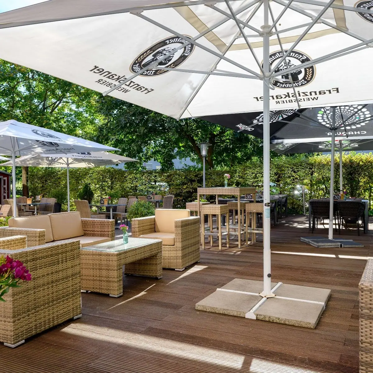 Atmosphäre, BAR - RESTAURANT - GARDEN