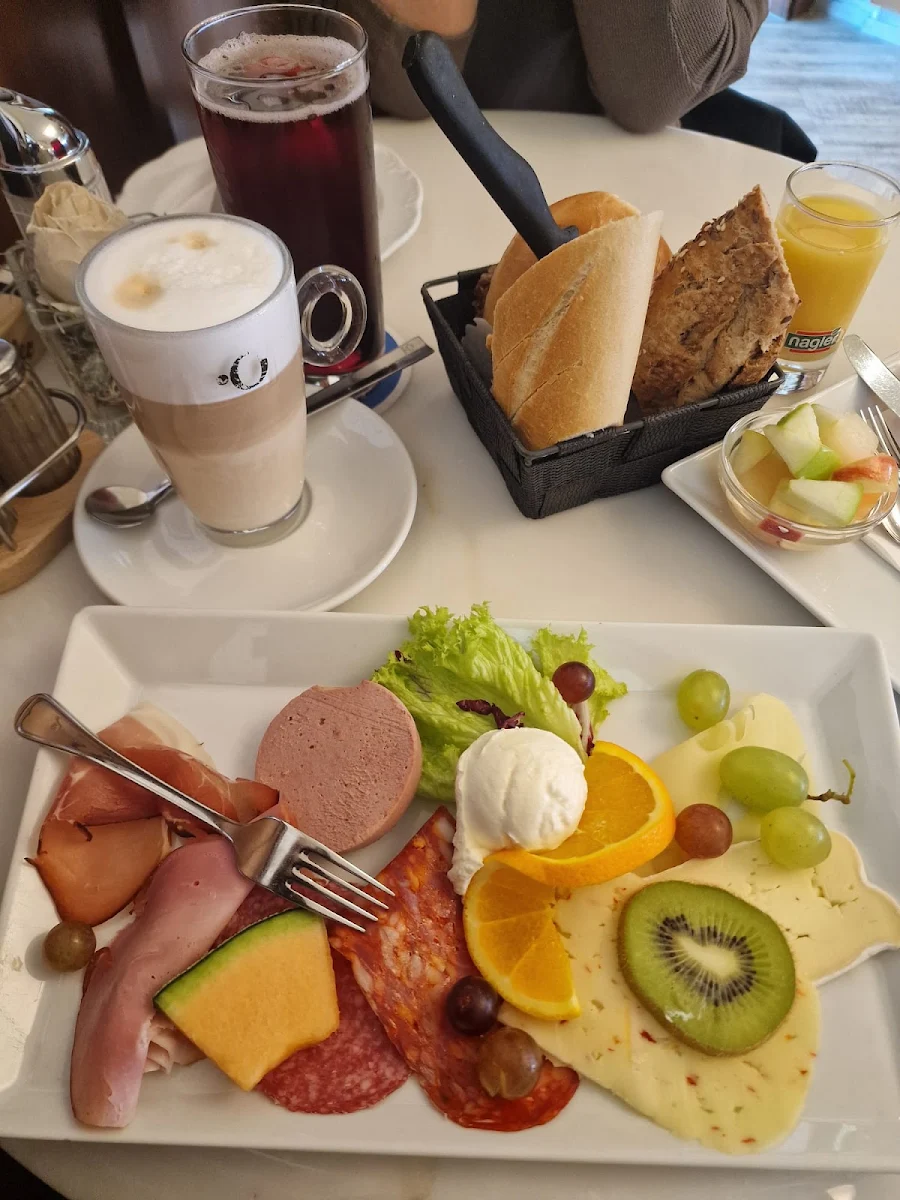 Essen und Trinken photo 3