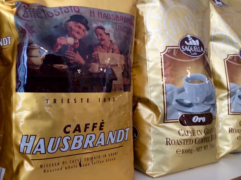 Essen und Trinken, AZZURRO Ital. Café & Feinkost