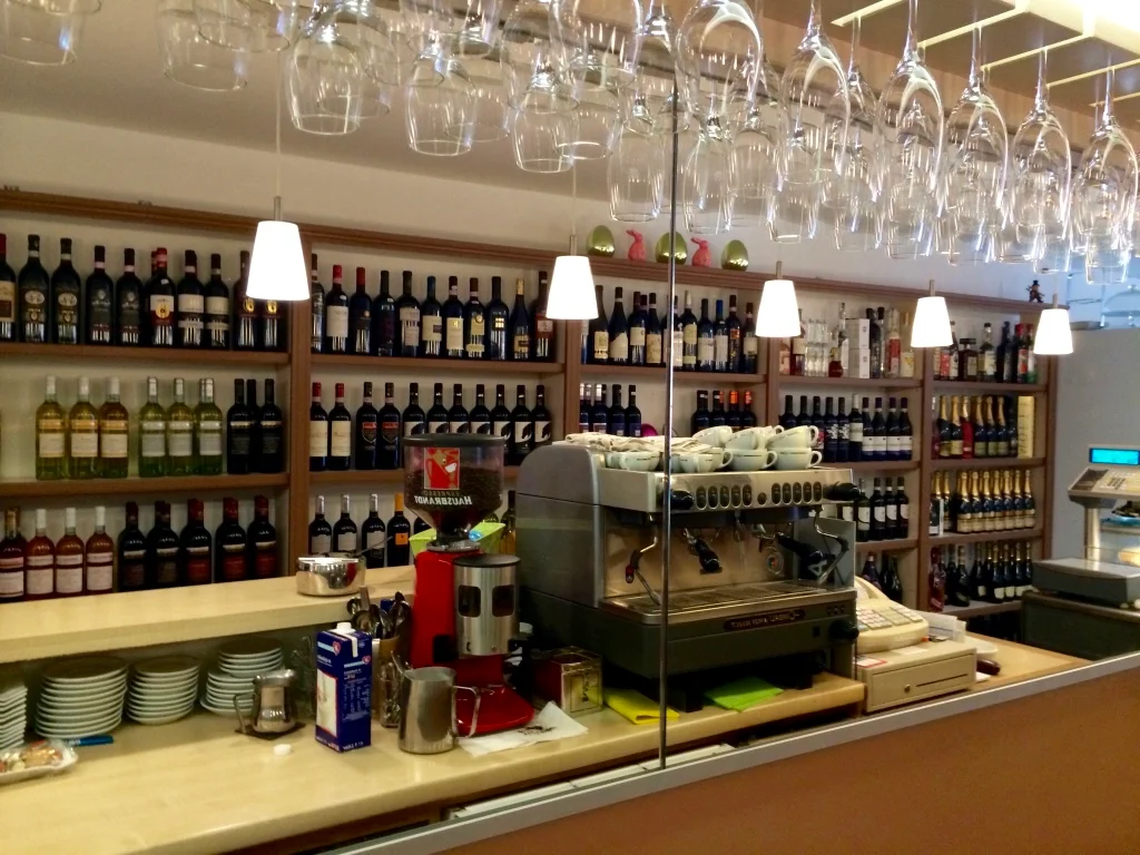 Atmosphäre, AZZURRO Ital. Café & Feinkost