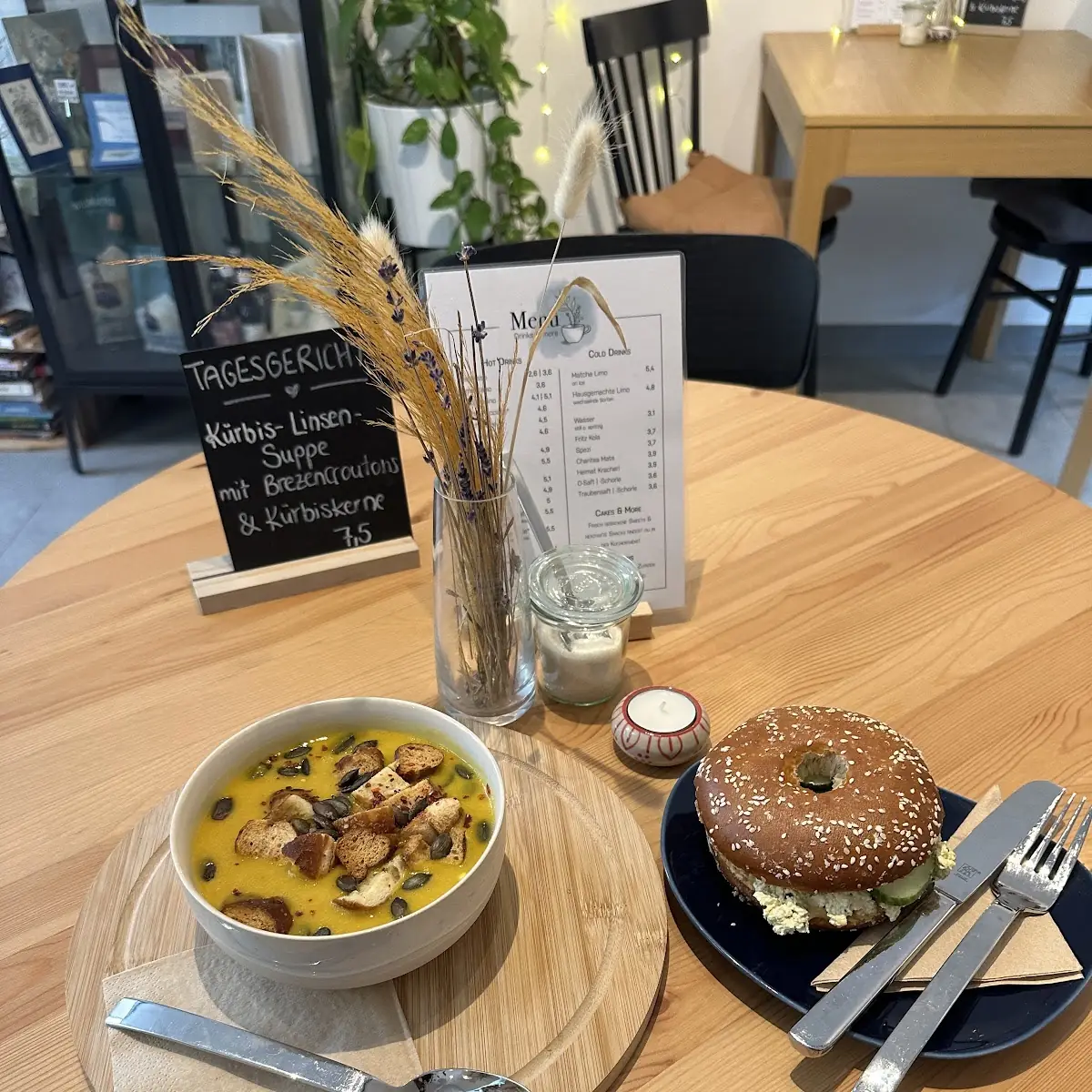 Essen und Trinken, Miri´s Café