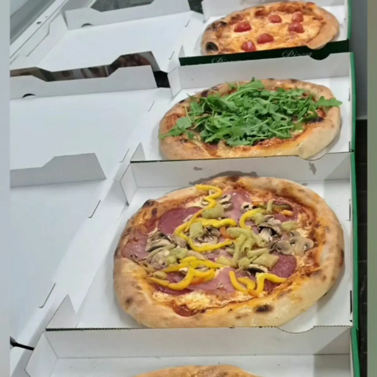 Essen und Trinken, A9 Foodpoint Pizza-Drehspiess-Pasta