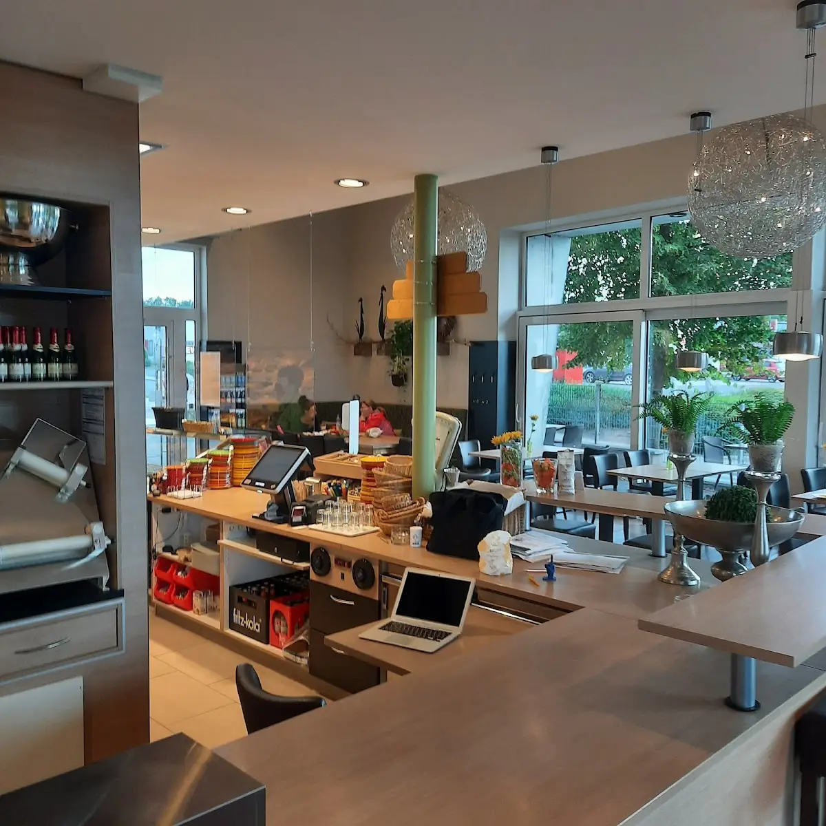 Atmosphäre, Bäckerei Storch GmbH & Co. KG
