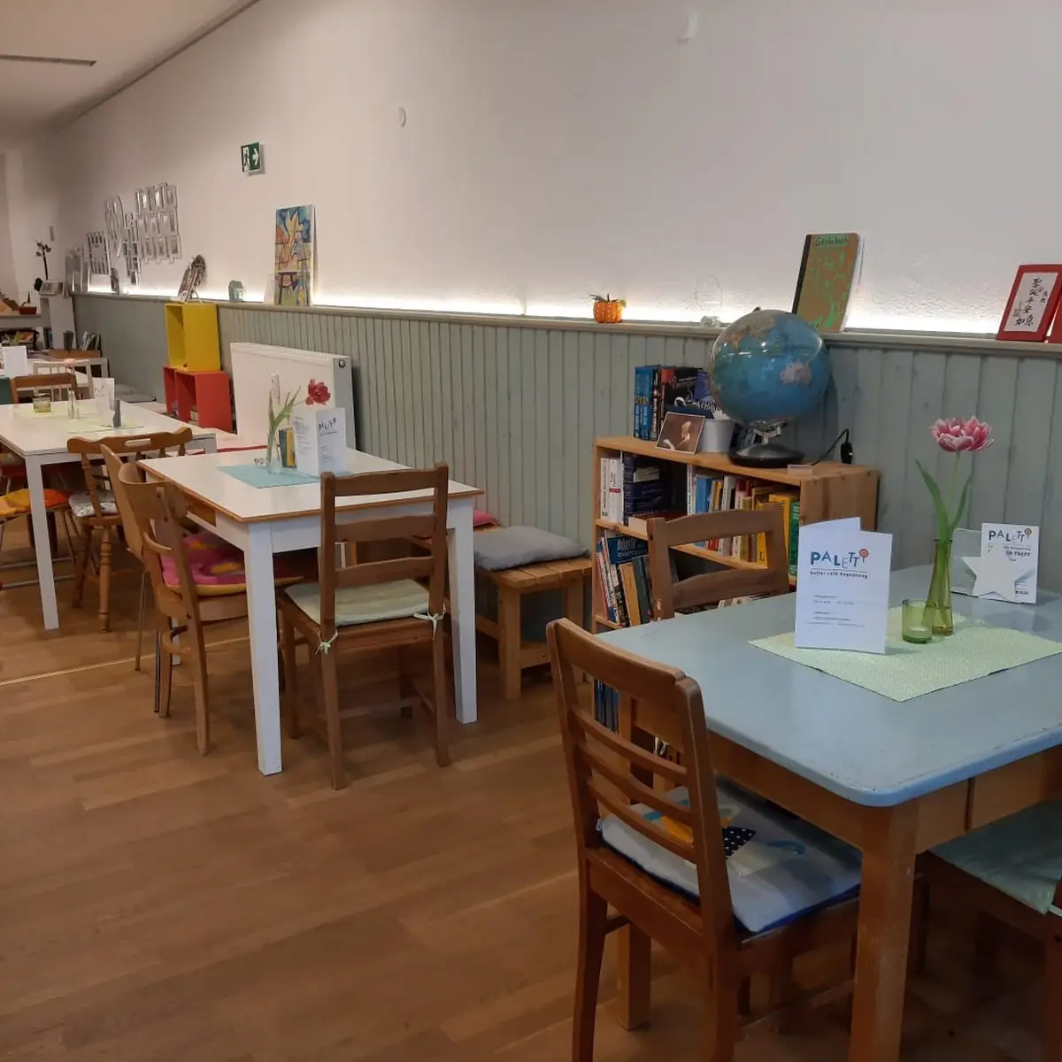 Atmosphäre, Paletti Kulturcafé