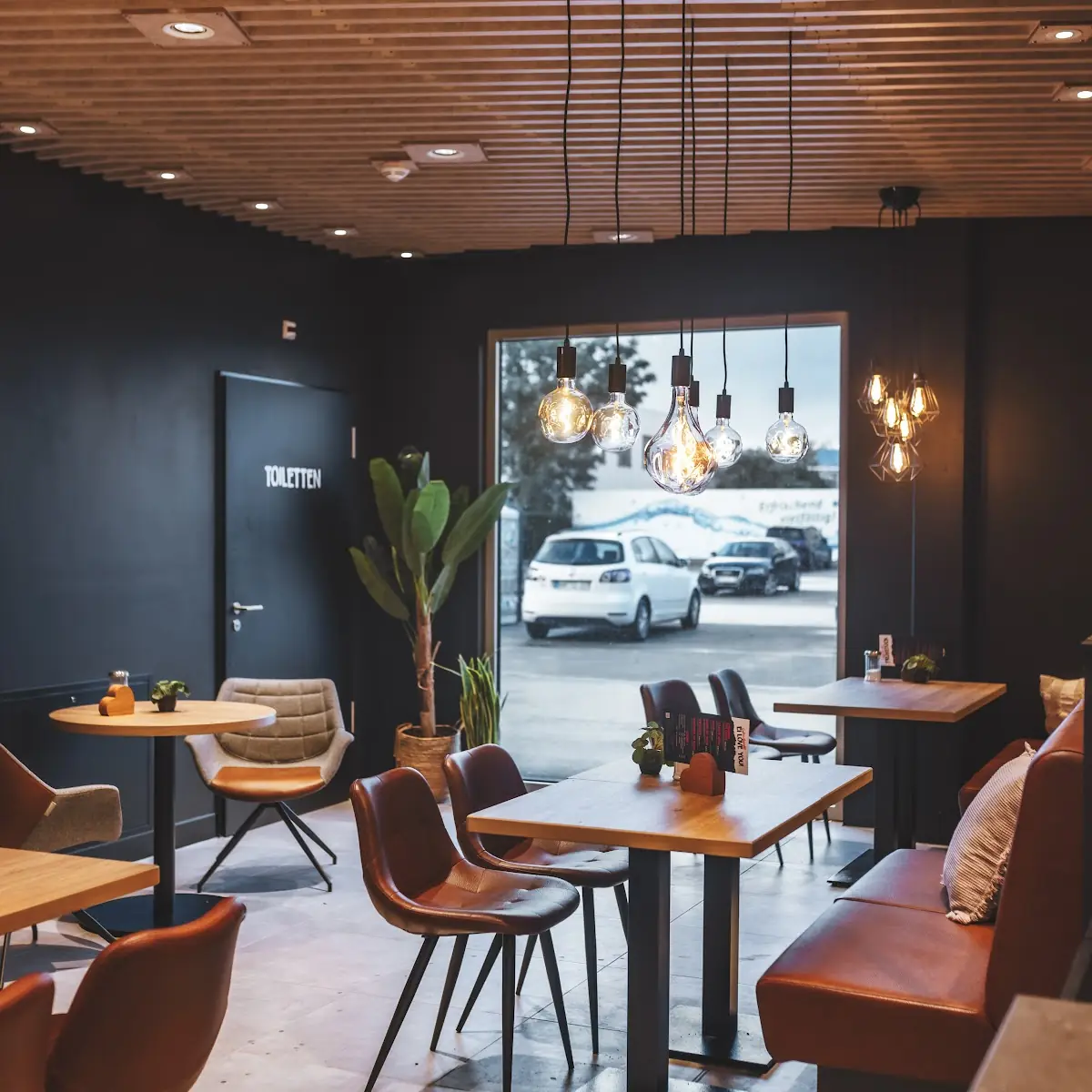 Atmosphäre, Heinrichs Mittags-Bistro