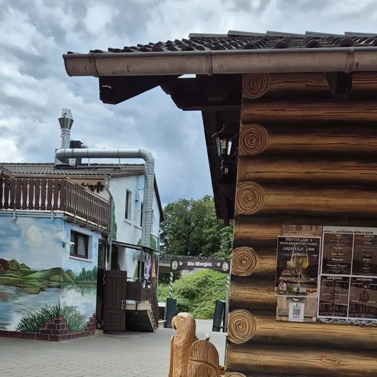 Atmosphäre, Mutter Gabi - Biergarten