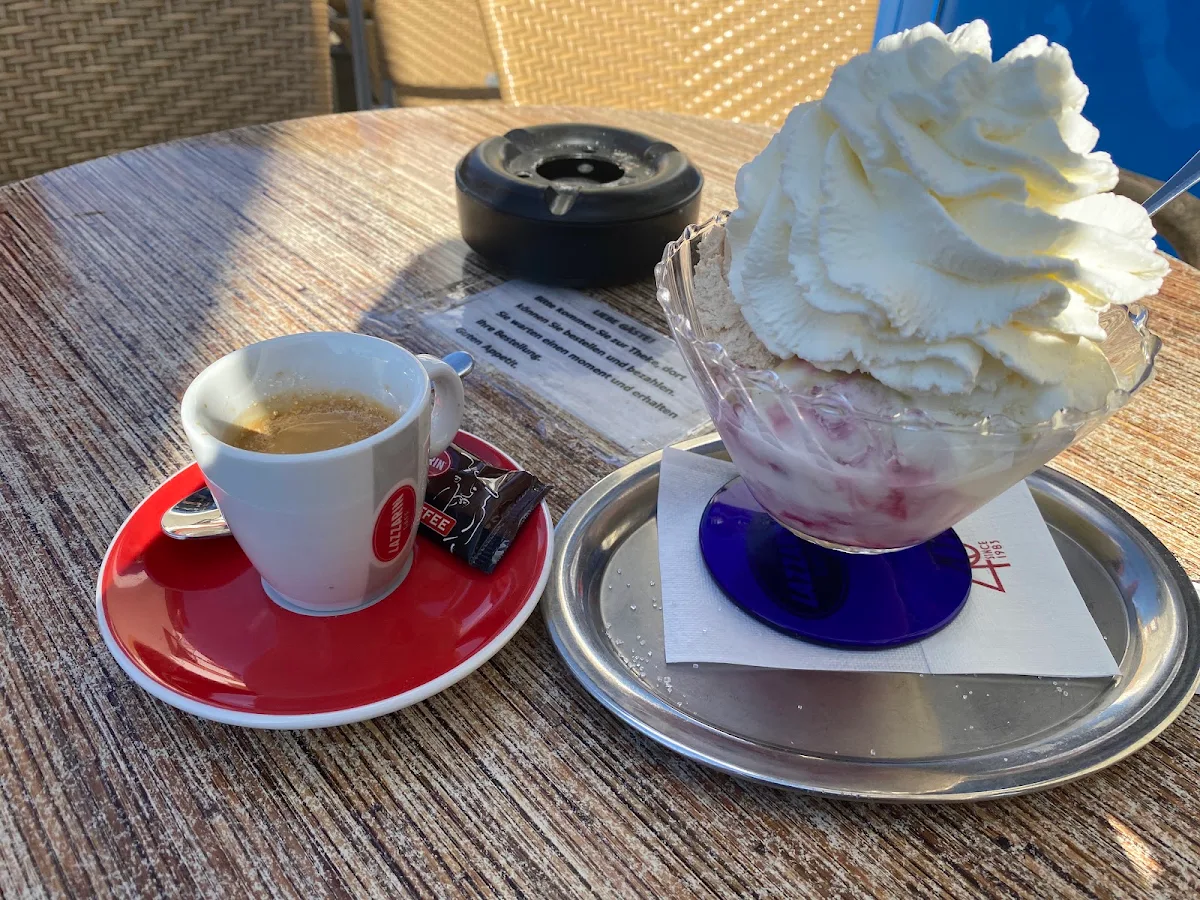 Essen und Trinken photo 2