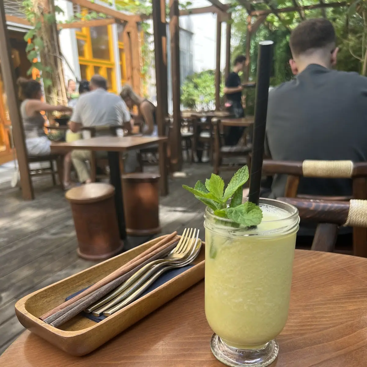 Essen und Trinken, Hoa Rong