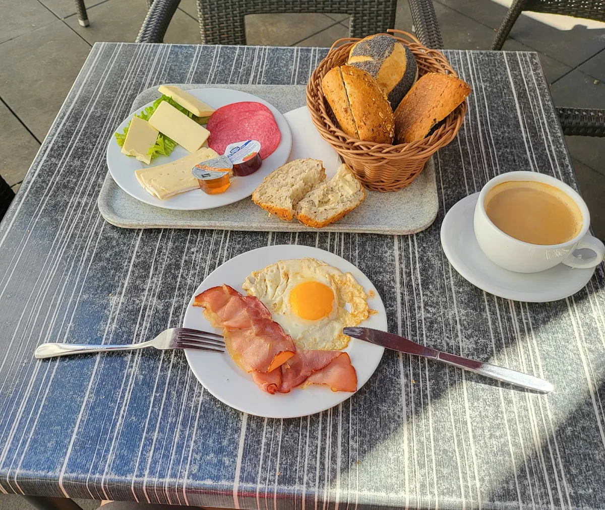 Essen und Trinken photo 1