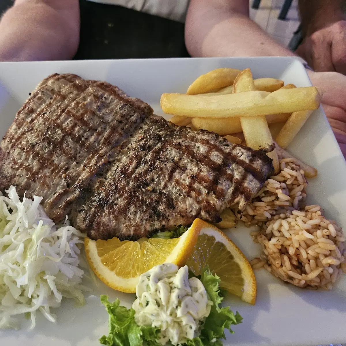 Essen und Trinken, Restaurant Rhodos