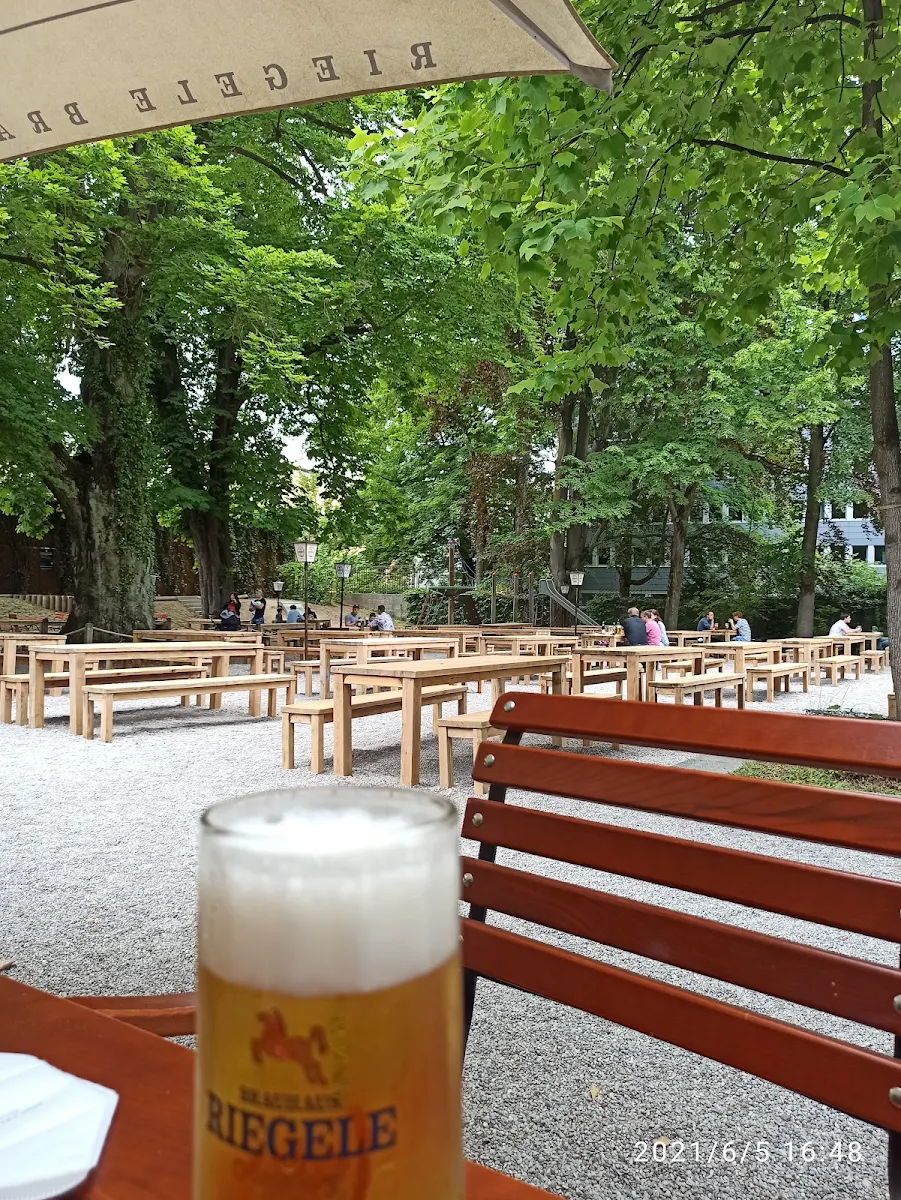 Essen und Trinken, Riegele Biergarten