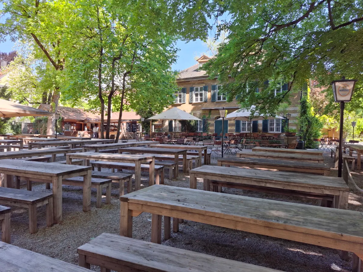 Atmosphäre, Riegele Biergarten