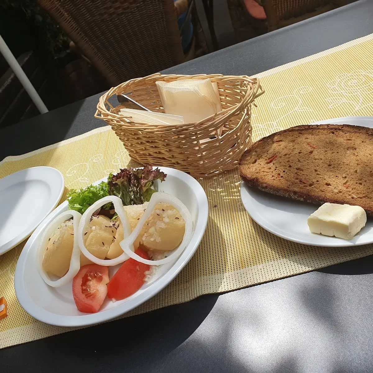 Essen und Trinken, Strauß Gartenwirtschaft