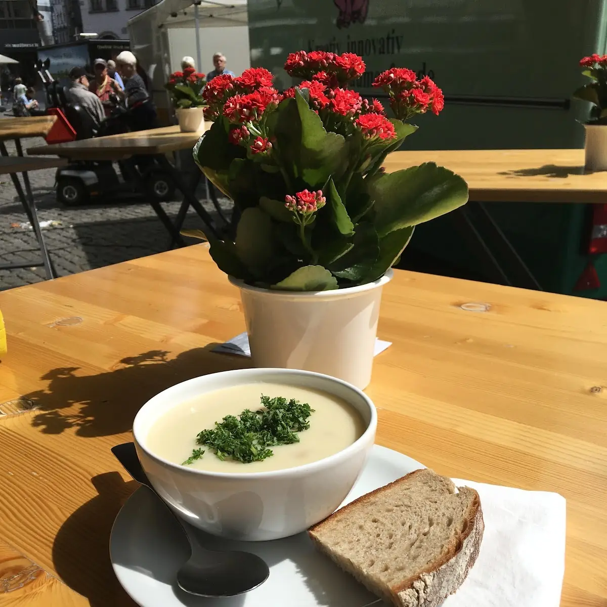 Essen und Trinken photo 2
