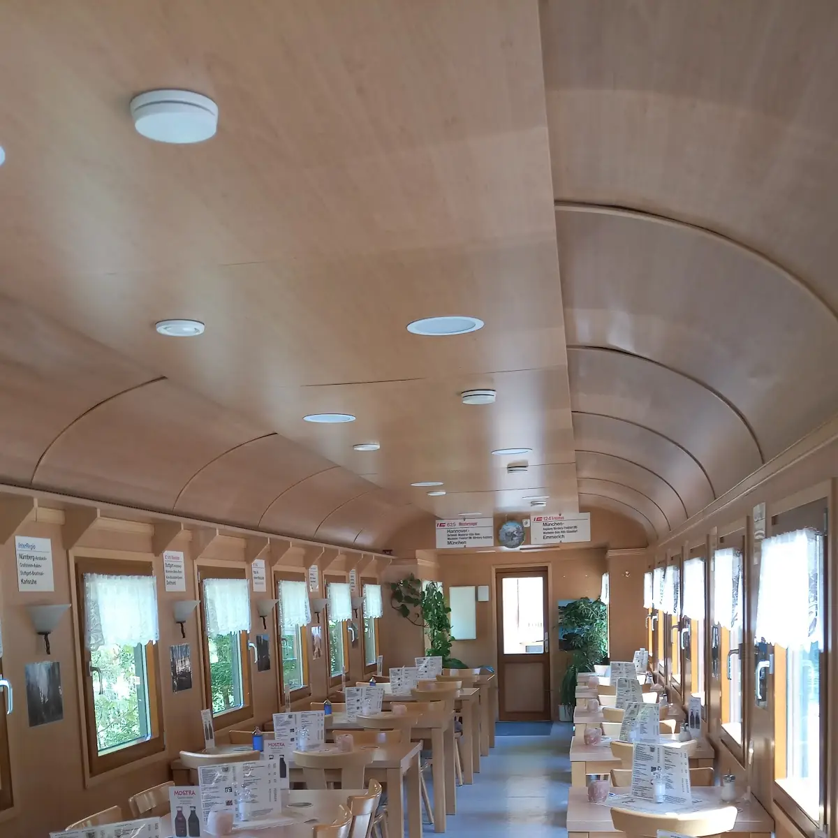 Atmosphäre, Rast-Waggon Rupprechtstegen - Anita Regn
