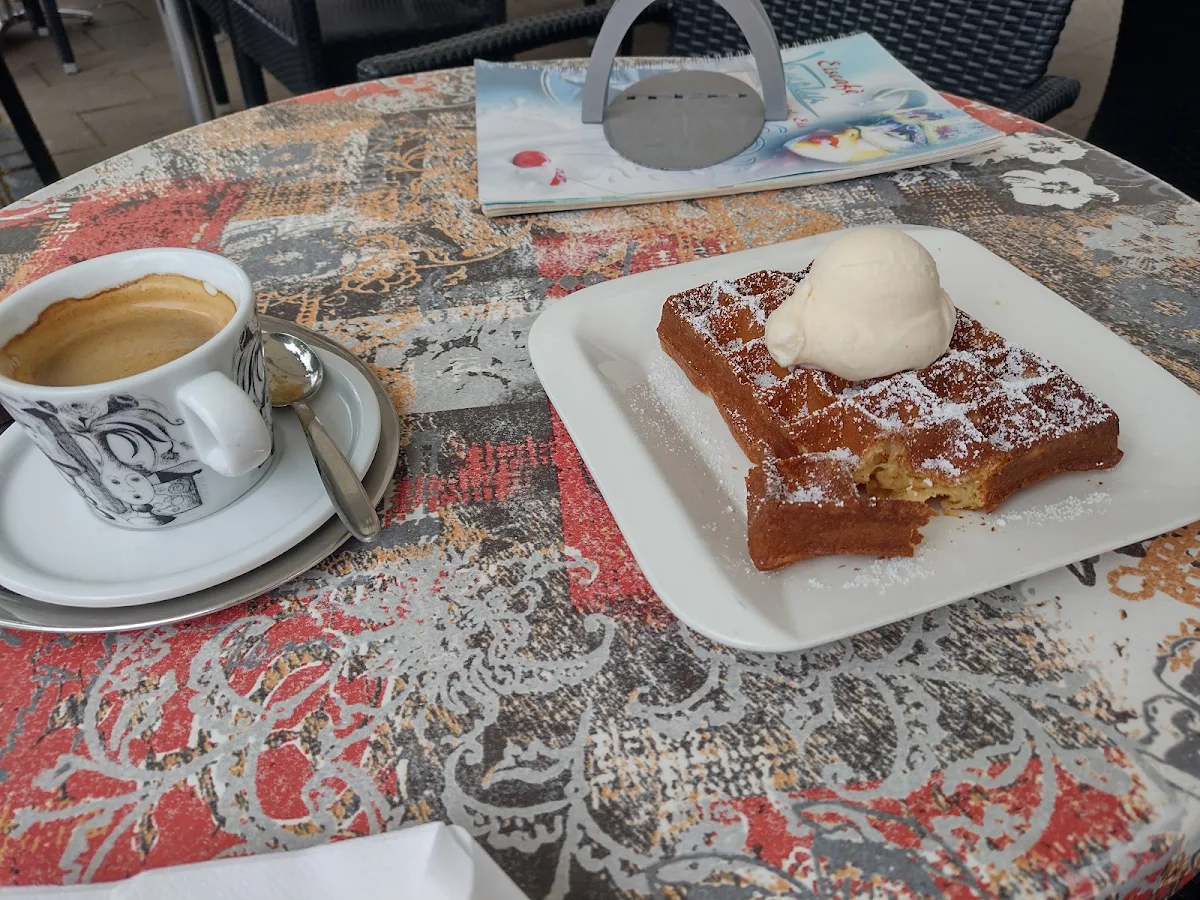 Essen und Trinken, Eiscafé Venezia