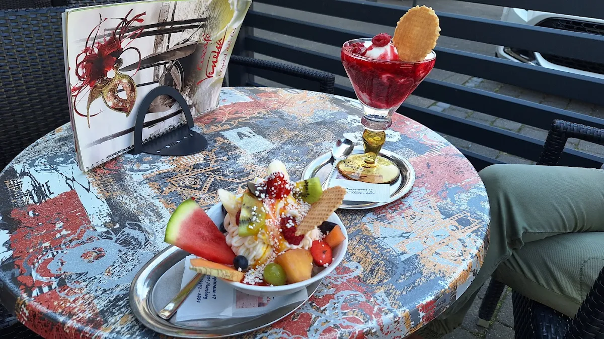 Essen und Trinken, Eiscafé Venezia
