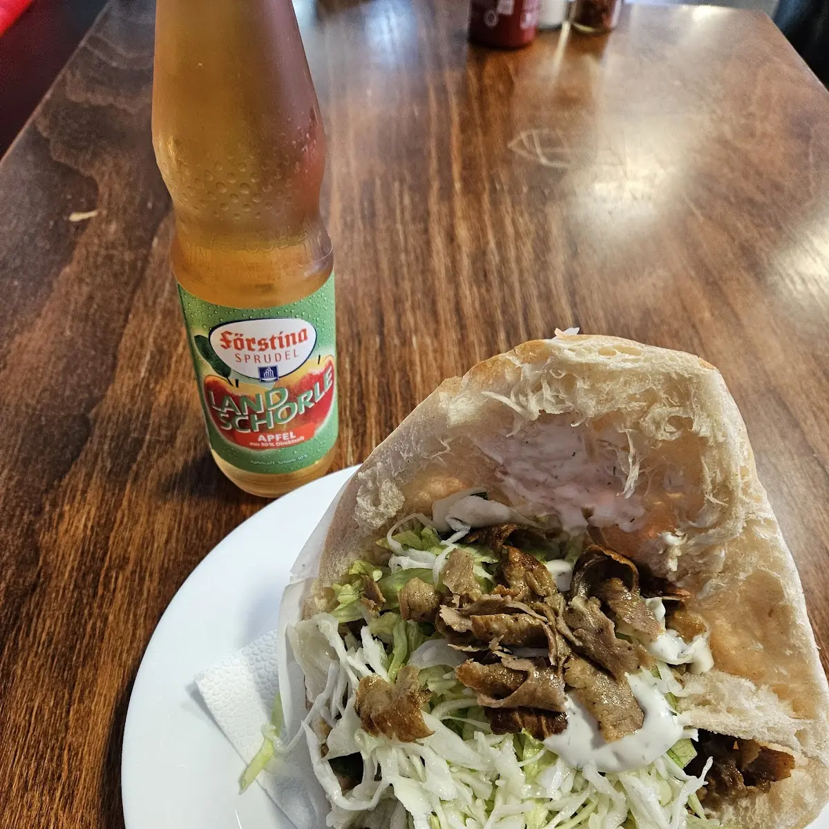 Essen und Trinken, Tat Döner 49
