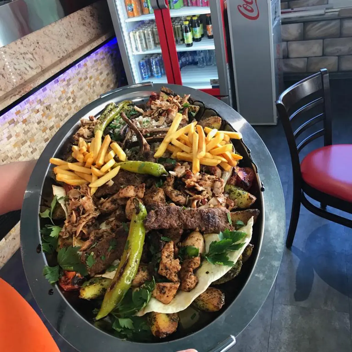 Essen und Trinken, Tat Döner 49