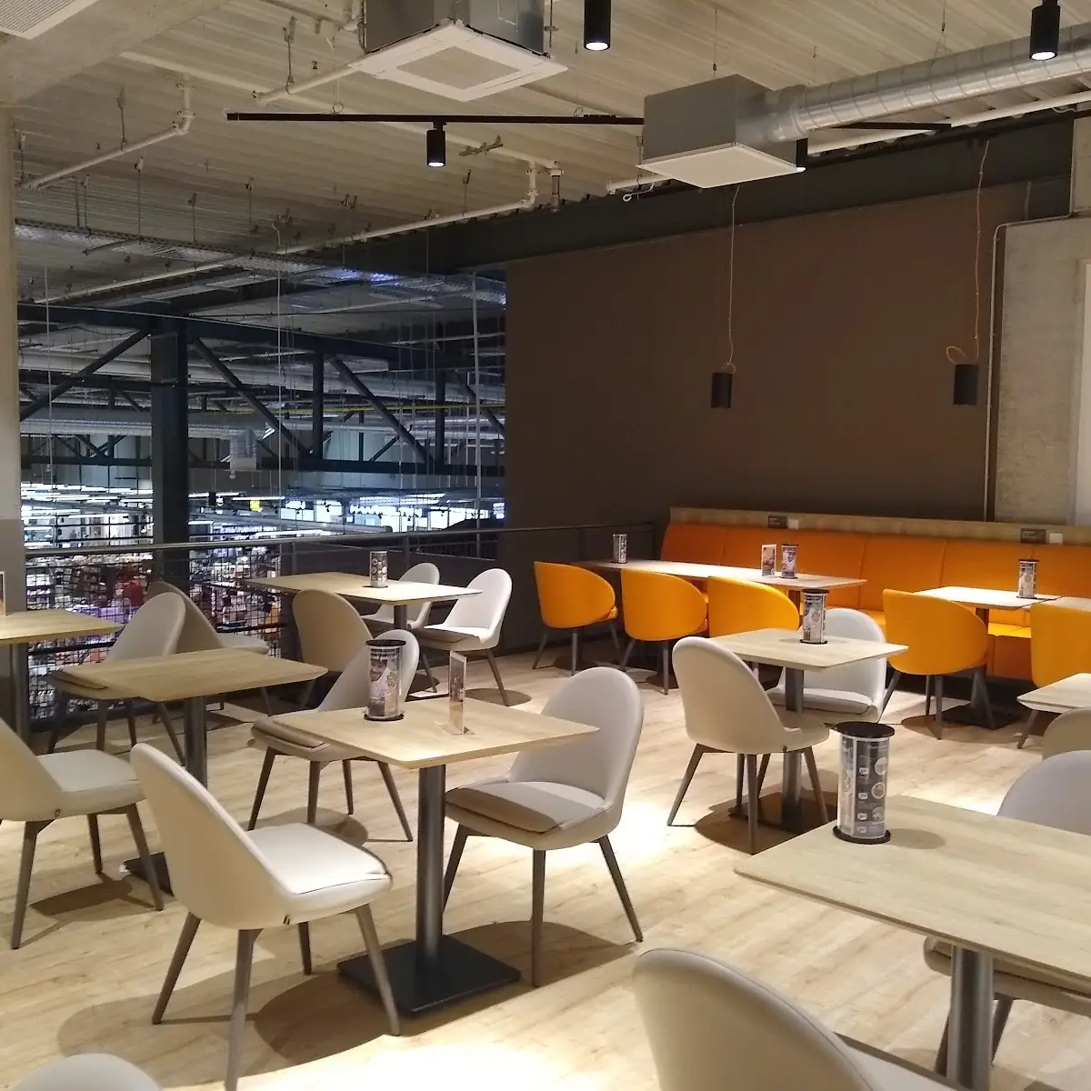 Atmosphäre, GLOBUS Restaurant Neunkirchen