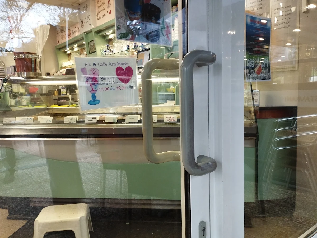 Atmosphäre, Eiscafé am Markt