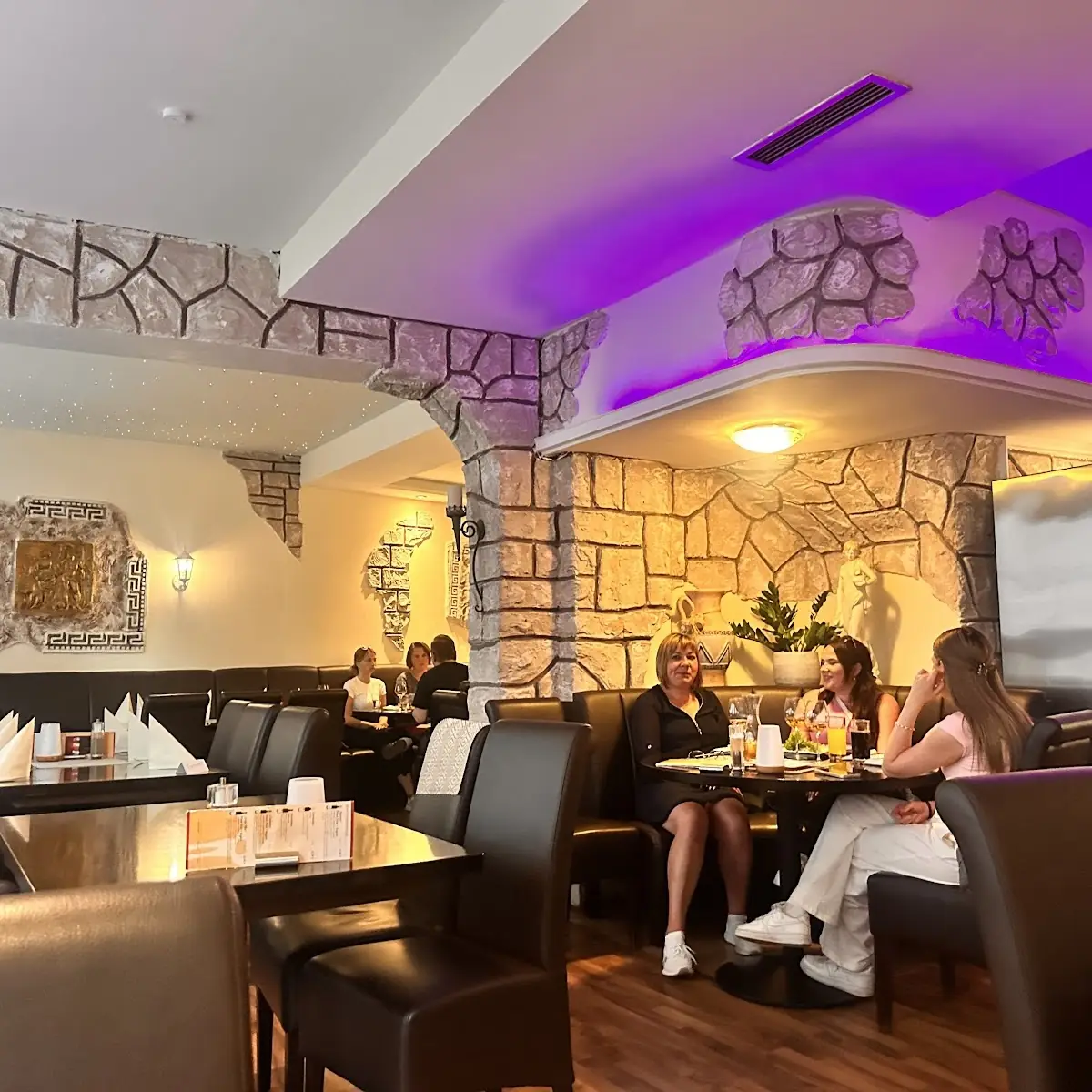 Atmosphäre, AKROPOLIS GRIECHISCHES RESTAURANT