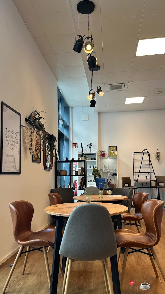 Atmosphäre, The Secret Café