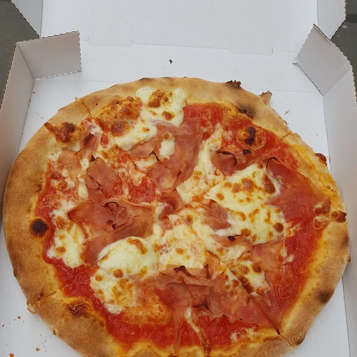 Essen und Trinken, Pizzeria bella italia