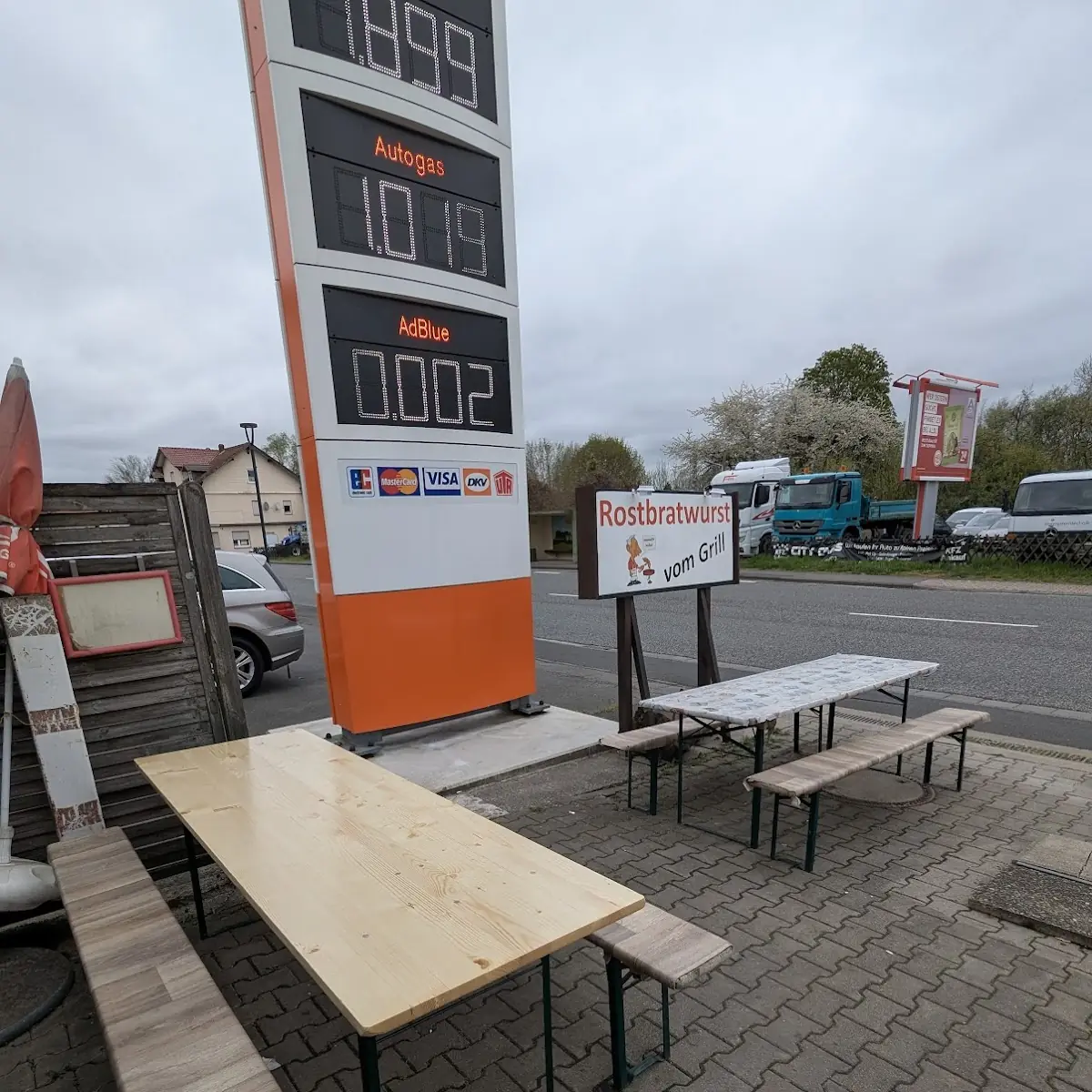 Atmosphäre, Treffpunkt Imbiss - Bratwurst