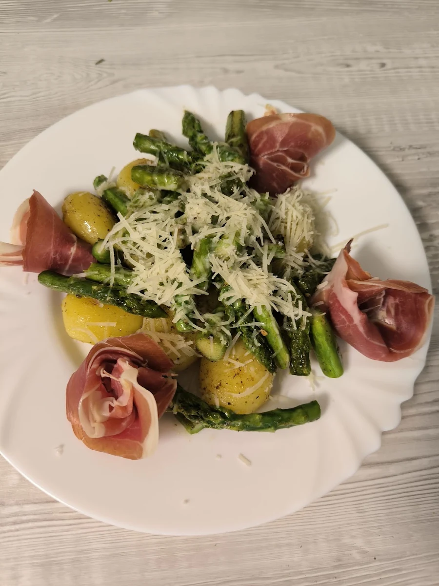 Essen und Trinken, Das verspielte Café