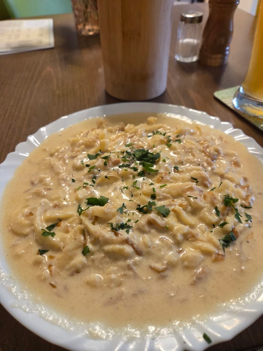 Essen und Trinken, Das verspielte Café