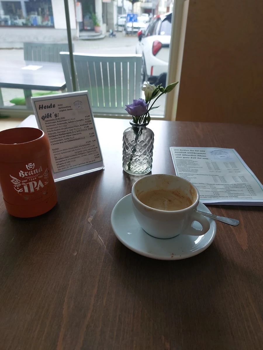 Essen und Trinken, Das verspielte Café