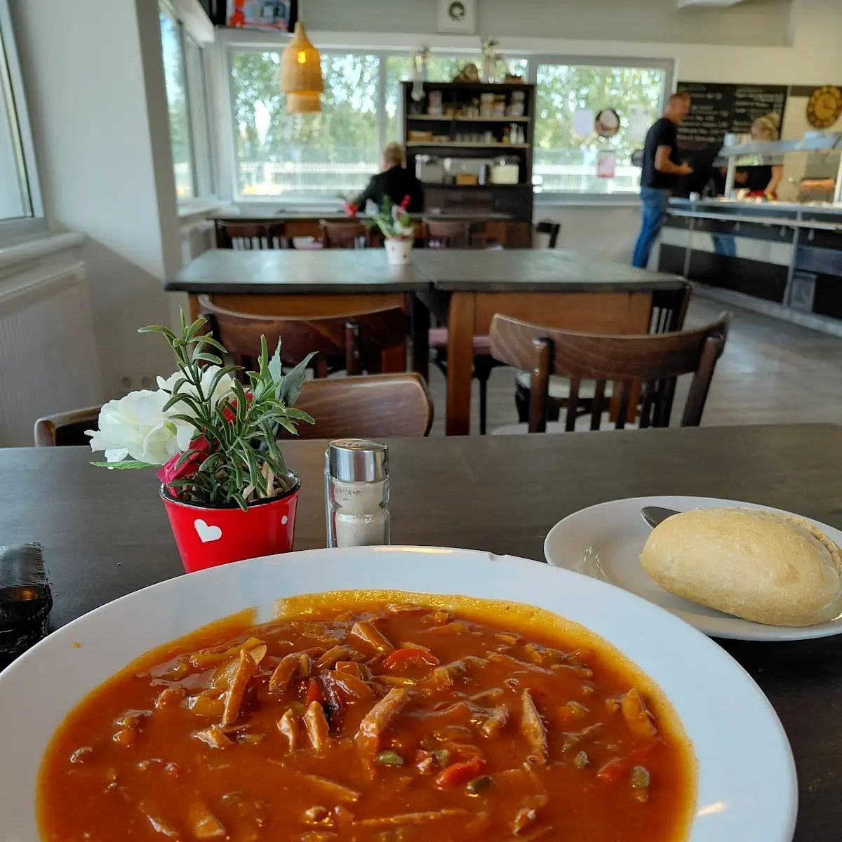 Essen und Trinken, Landküche - regional & frisch