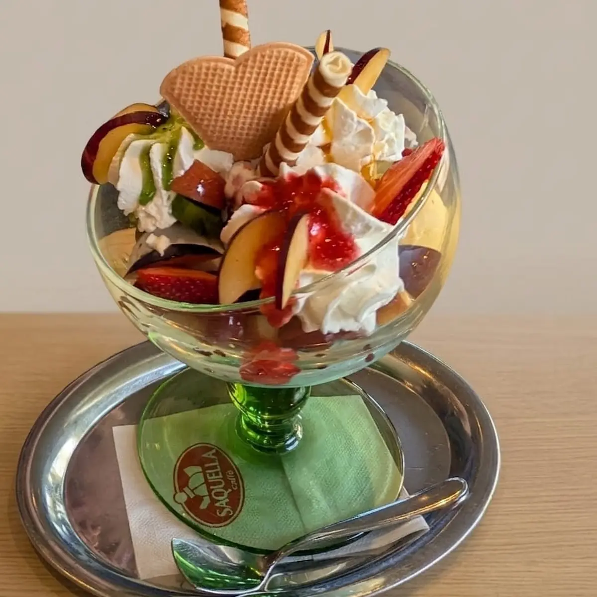 Essen und Trinken, Eiscafé Paradiso GmbH