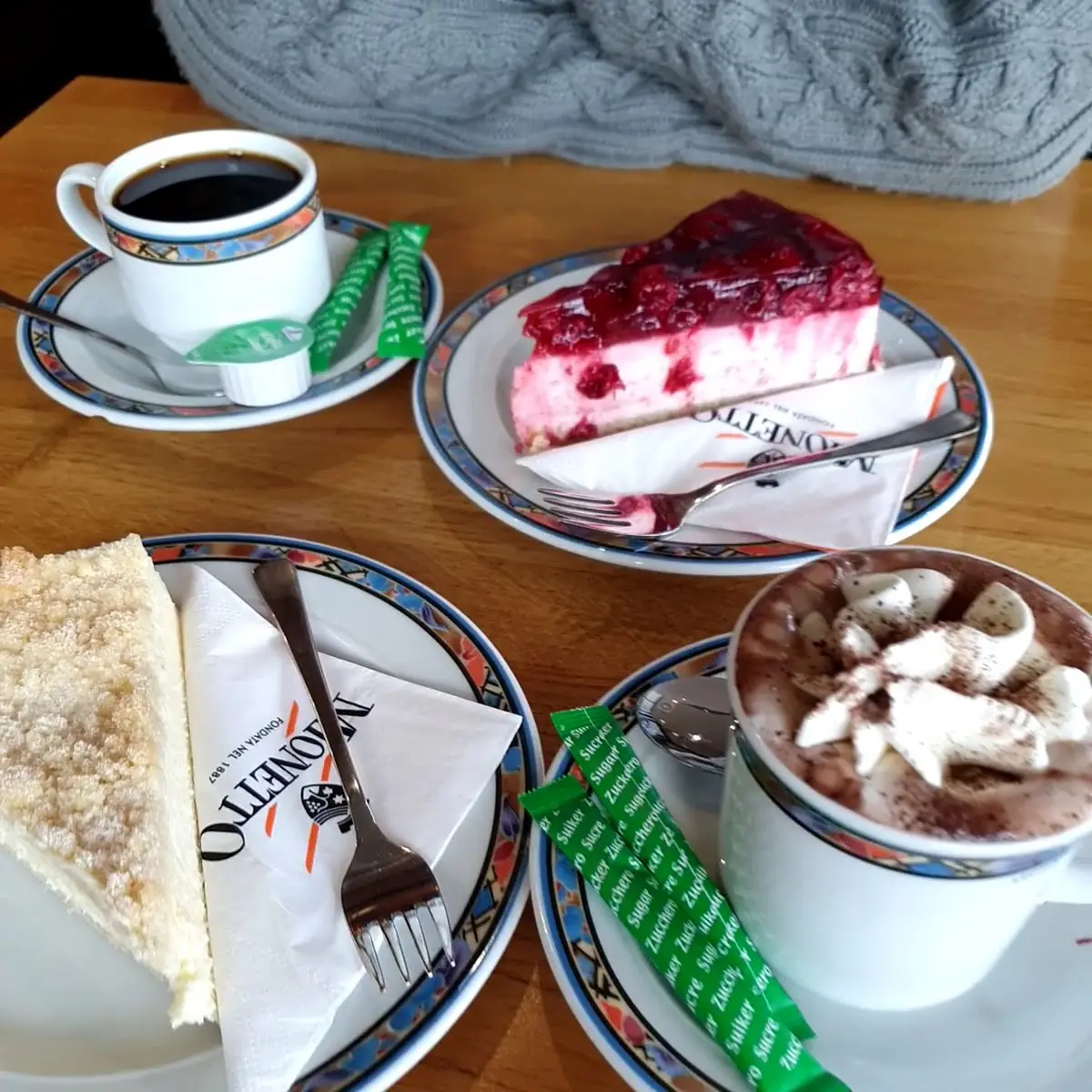 Essen und Trinken, Eiscafé Paradiso GmbH