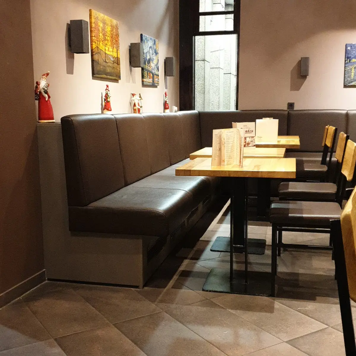 Atmosphäre, Eiscafé Paradiso GmbH