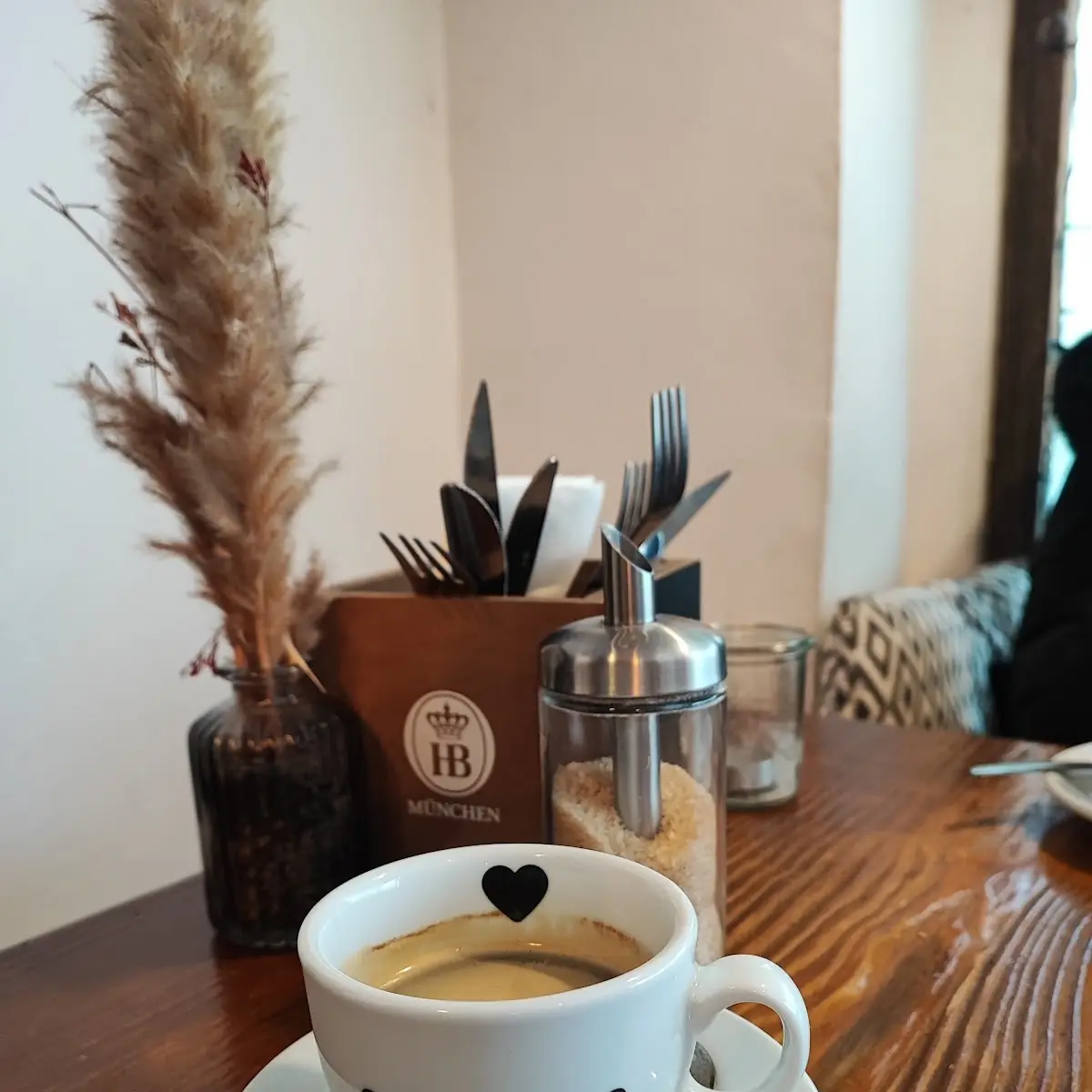 Essen und Trinken, Leuchte Kaffeebar